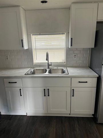 816 BEECHWOOD AVENUE, Lady Lake, FL 32159