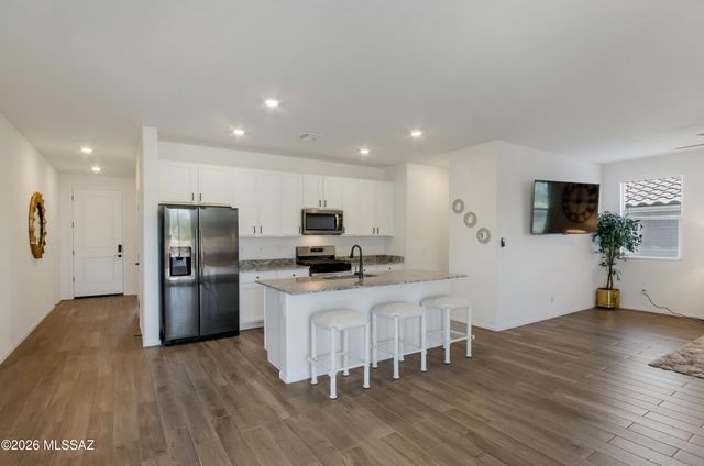 9305 N Peridot Vista Avenue, Tucson, AZ 85742