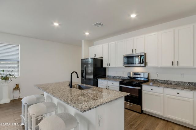 9305 N Peridot Vista Avenue, Tucson, AZ 85742