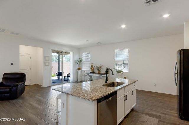 9305 N Peridot Vista Avenue, Tucson, AZ 85742