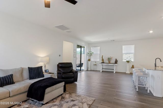 9305 N Peridot Vista Avenue, Tucson, AZ 85742