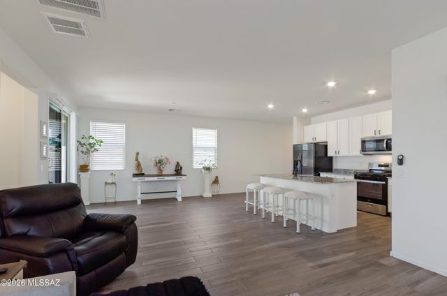 9305 N Peridot Vista Avenue, Tucson, AZ 85742