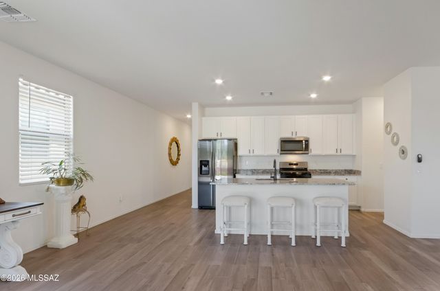 9305 N Peridot Vista Avenue, Tucson, AZ 85742