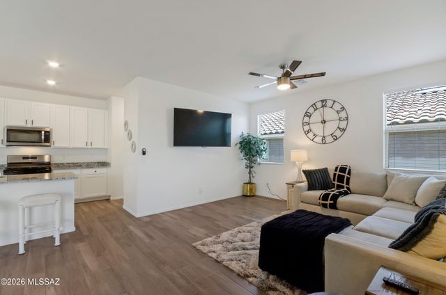 9305 N Peridot Vista Avenue, Tucson, AZ 85742