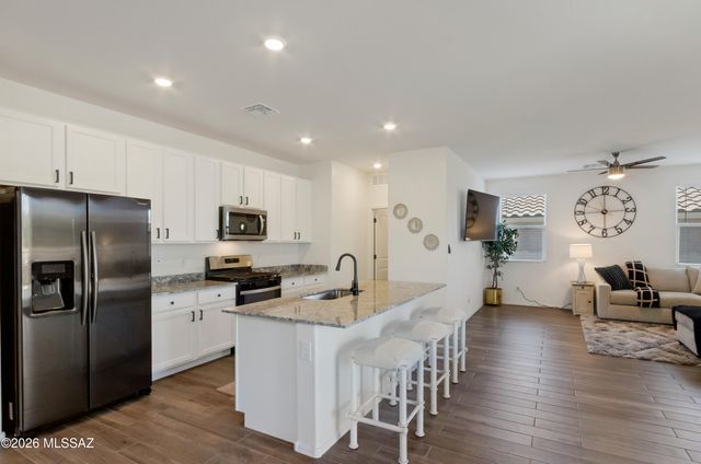 9305 N Peridot Vista Avenue, Tucson, AZ 85742