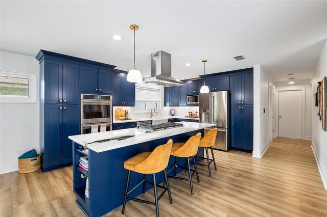 1201 87TH AVENUE N, St Petersburg, FL 33702