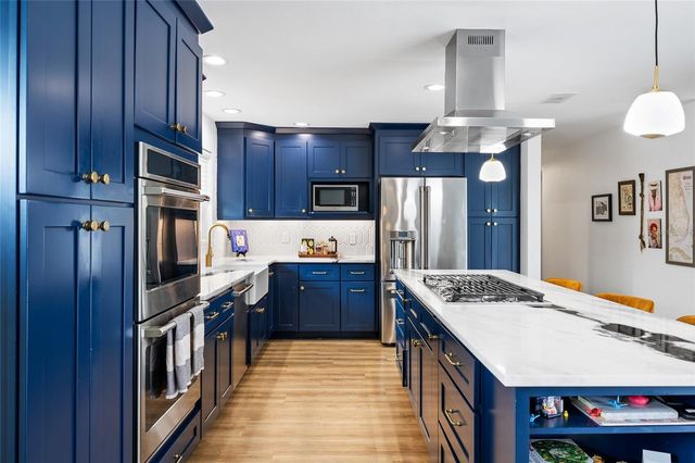 1201 87TH AVENUE N, St Petersburg, FL 33702