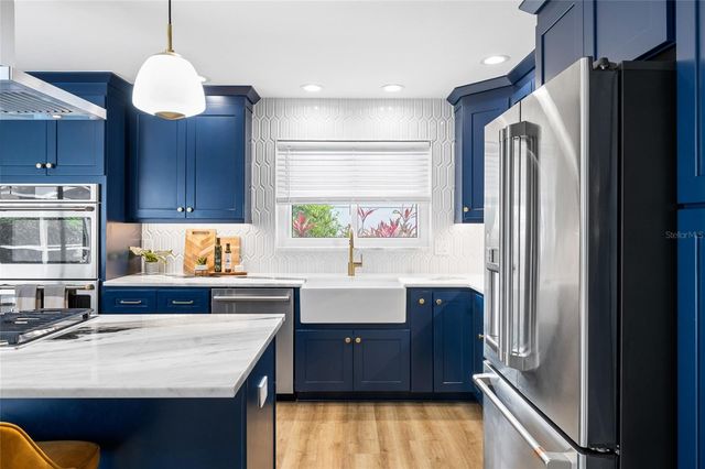 1201 87TH AVENUE N, St Petersburg, FL 33702