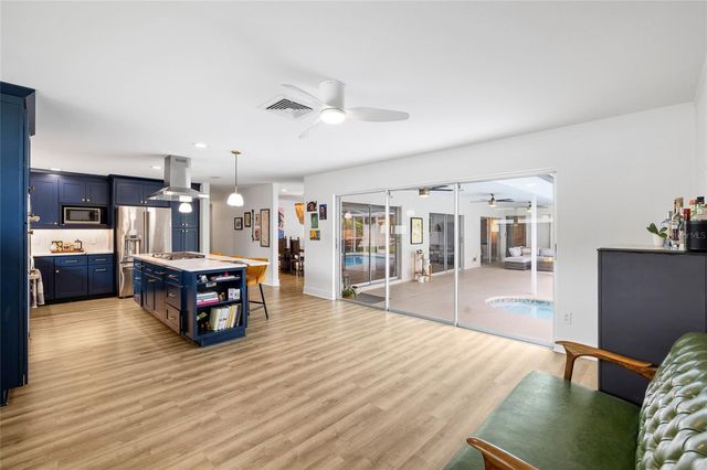 1201 87TH AVENUE N, St Petersburg, FL 33702