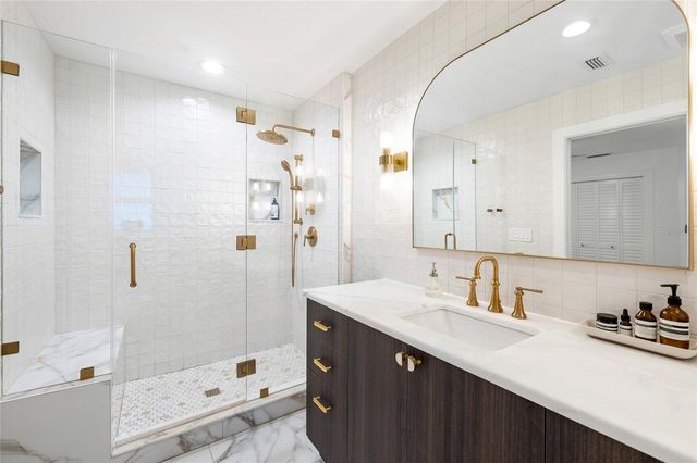 1201 87TH AVENUE N, St Petersburg, FL 33702