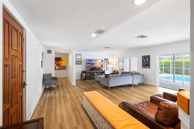 1201 87TH AVENUE N, St Petersburg, FL 33702