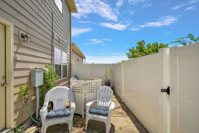 1104 Neeleys Bnd, Spring Hill, TN 37174