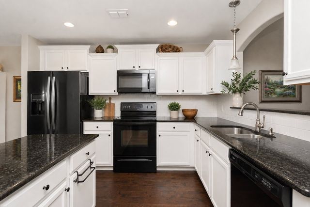 1104 Neeleys Bnd, Spring Hill, TN 37174