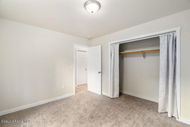 8694 N Clarkview Pl, Hayden Lake, ID 83835