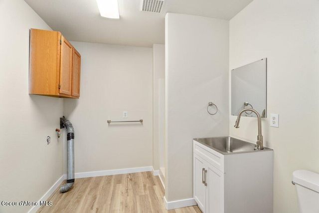 8694 N Clarkview Pl, Hayden Lake, ID 83835