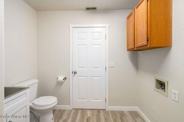 8694 N Clarkview Pl, Hayden Lake, ID 83835