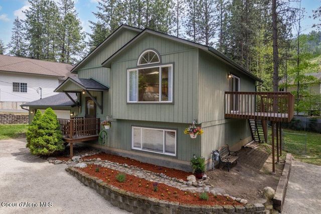 8694 N Clarkview Pl, Hayden Lake, ID 83835
