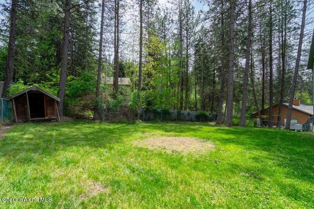 8694 N Clarkview Pl, Hayden Lake, ID 83835