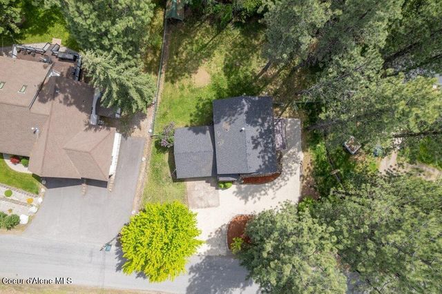 8694 N Clarkview Pl, Hayden Lake, ID 83835