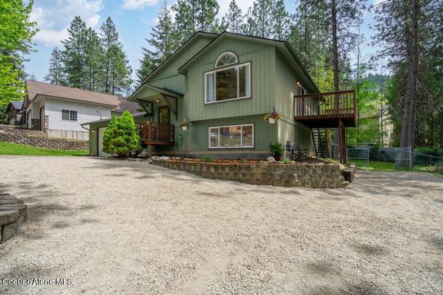 8694 N Clarkview Pl, Hayden Lake, ID 83835