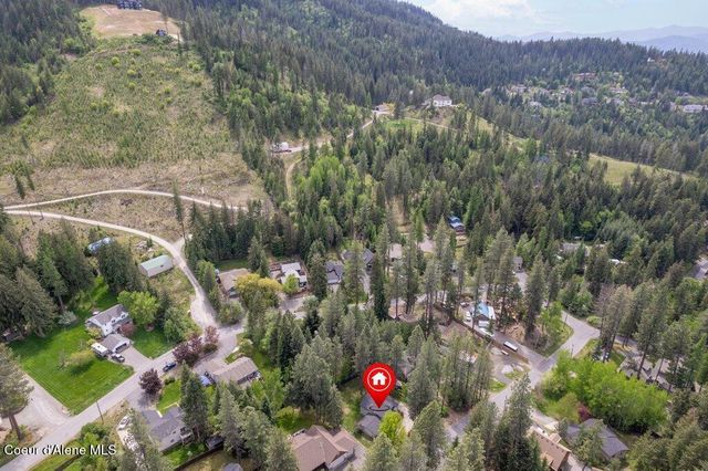 8694 N Clarkview Pl, Hayden Lake, ID 83835
