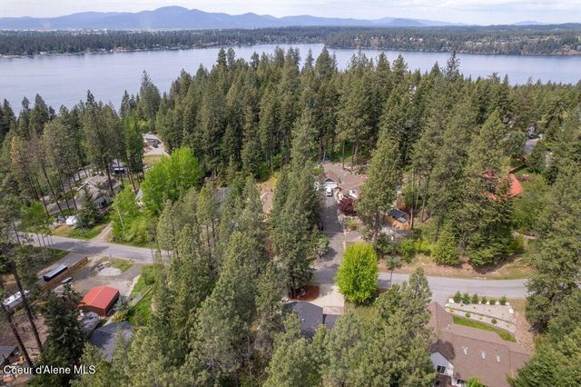 8694 N Clarkview Pl, Hayden Lake, ID 83835