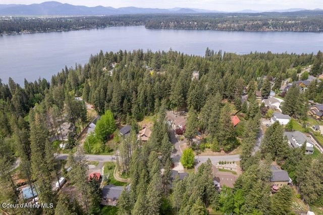 8694 N Clarkview Pl, Hayden Lake, ID 83835