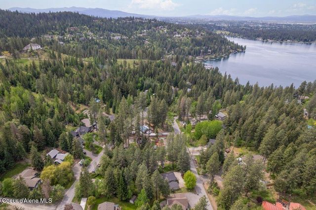 8694 N Clarkview Pl, Hayden Lake, ID 83835