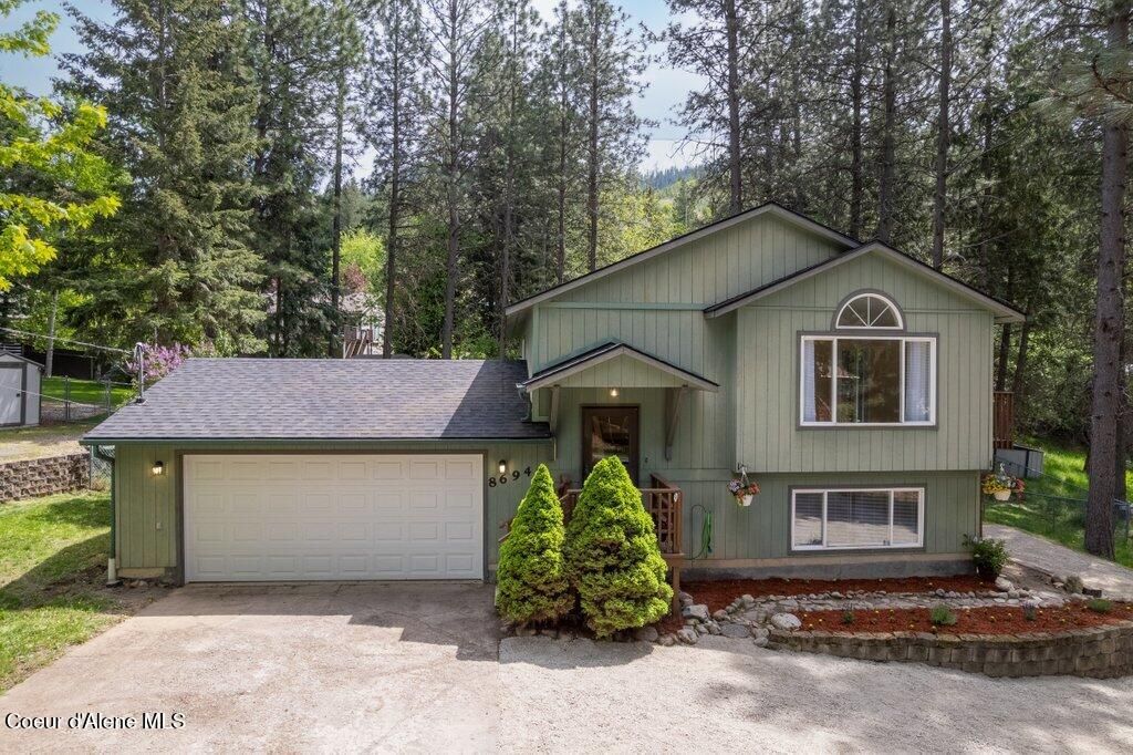 8694 N Clarkview Pl, Hayden Lake, ID 83835