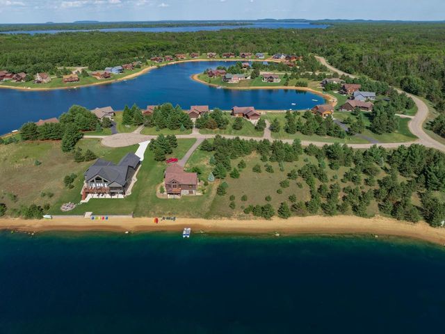 N7443 Silver Canoe Court, New Lisbon, WI 53950