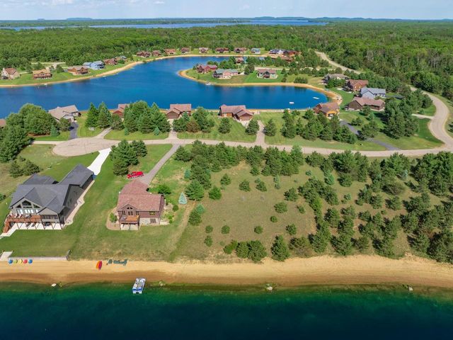 N7443 Silver Canoe Court, New Lisbon, WI 53950