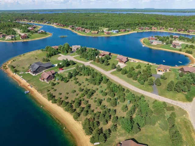N7443 Silver Canoe Court, New Lisbon, WI 53950