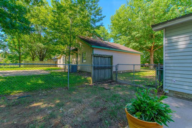 187 Meadowick Dr, Jacksonville, AR 72076