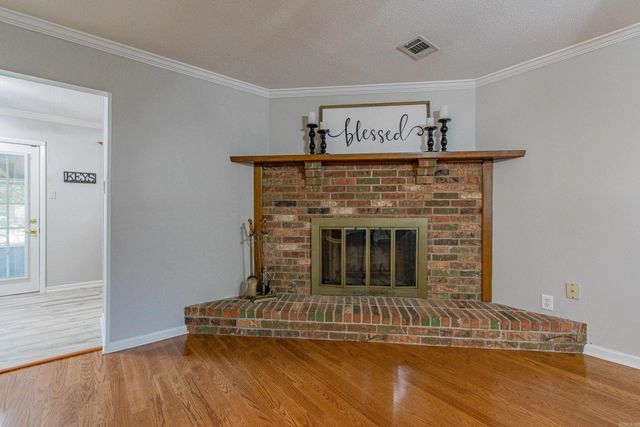 187 Meadowick Dr, Jacksonville, AR 72076