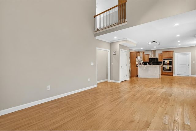 32 Bissonnette Cir, Southampton, MA 01073