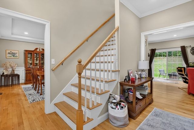 32 Bissonnette Cir, Southampton, MA 01073