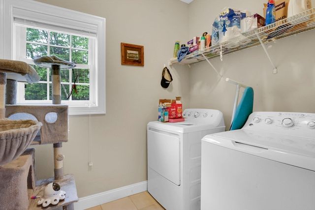 32 Bissonnette Cir, Southampton, MA 01073