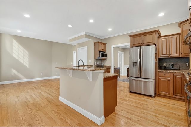 32 Bissonnette Cir, Southampton, MA 01073