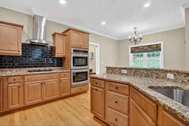 32 Bissonnette Cir, Southampton, MA 01073