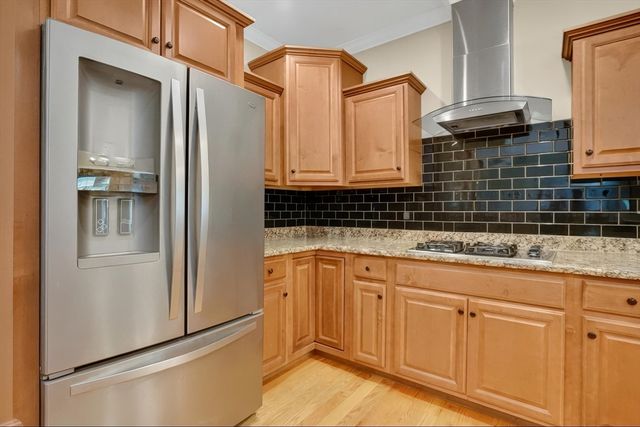 32 Bissonnette Cir, Southampton, MA 01073