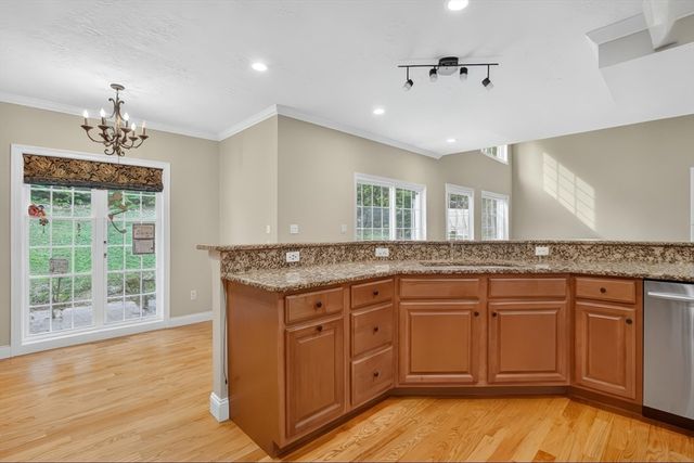 32 Bissonnette Cir, Southampton, MA 01073