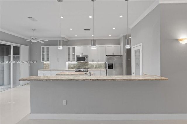 16640 NW 86th Ct, Miami Lakes, FL 33016