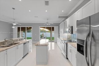 16640 NW 86th Ct, Miami Lakes, FL 33016