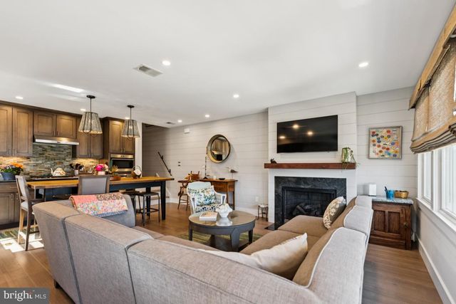 108 E 27TH ST, Ship Bottom, NJ 08008