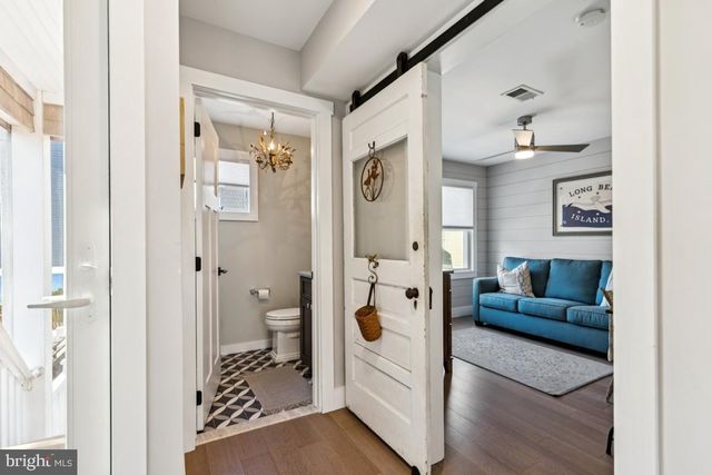 108 E 27TH ST, Ship Bottom, NJ 08008