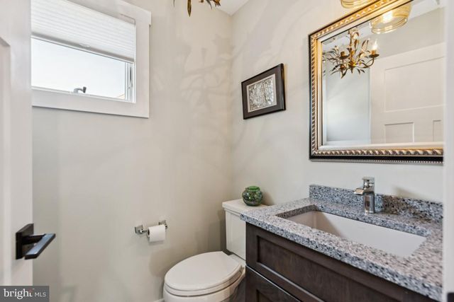 108 E 27TH ST, Ship Bottom, NJ 08008