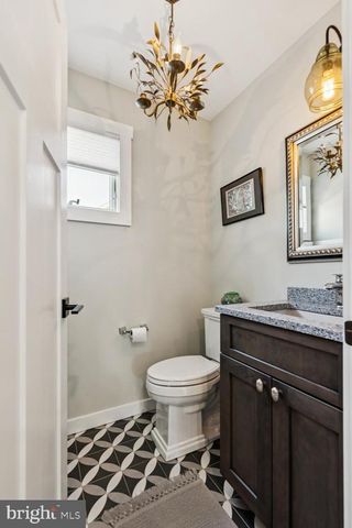 108 E 27TH ST, Ship Bottom, NJ 08008