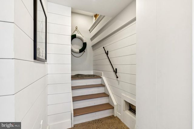 108 E 27TH ST, Ship Bottom, NJ 08008