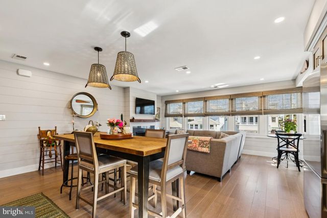 108 E 27TH ST, Ship Bottom, NJ 08008