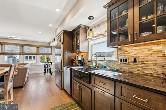 108 E 27TH ST, Ship Bottom, NJ 08008